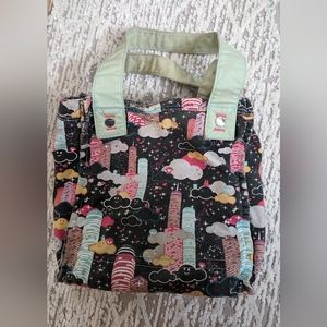 Nollie Canvas tote bag, Black w buildings & smiling Cloud, Light green handles